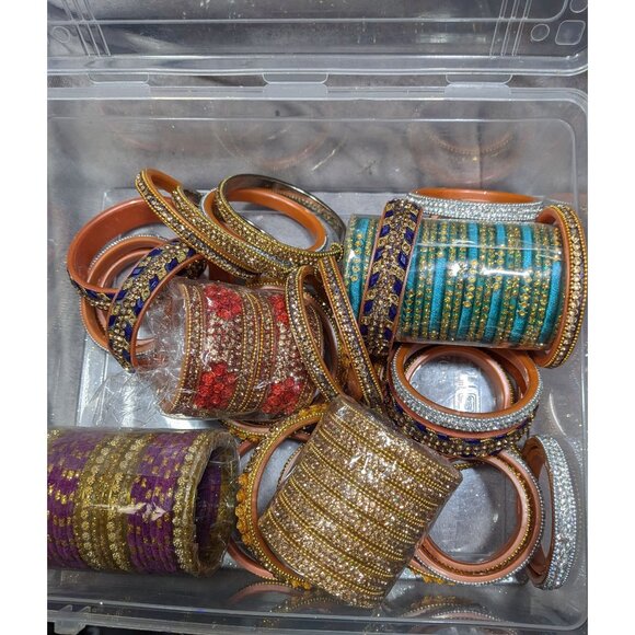 Assorted Glitter And Rhinestone Bangles In Plastic Box - Picture 2 of 8